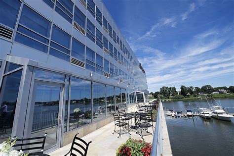 Oyster point hotel red bank - 146 Bodman Place, Red Bank, NJ 07701 (732) 530-8200 River Double Double Bed Room Stylish and smartly decorated double rooms offer panoramic river views, two ultra comfortable double beds, urban contemporary furnishings, and luxurious tile baths. ...